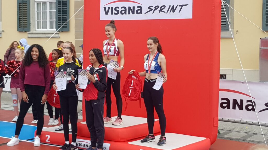 Jil Sanchez mit Goldmedaille Visana Sprint